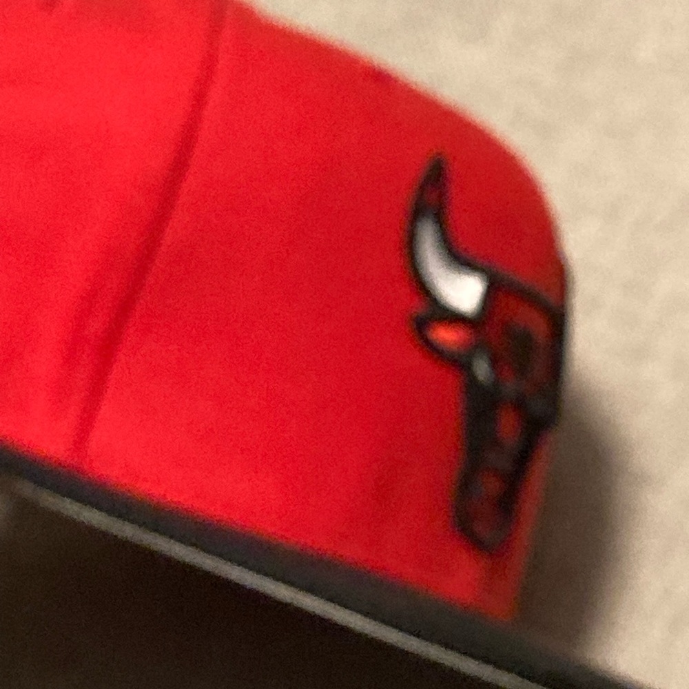 Bulls M&N SnapBack - Picture 3 of 7